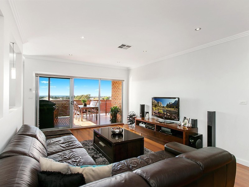 2/4 Kembla Street, Balgownie NSW 2519