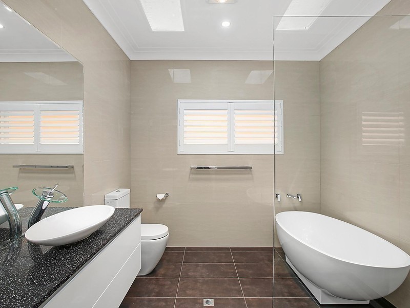 92 Dumfries Avenue, Mount Ousley NSW 2519