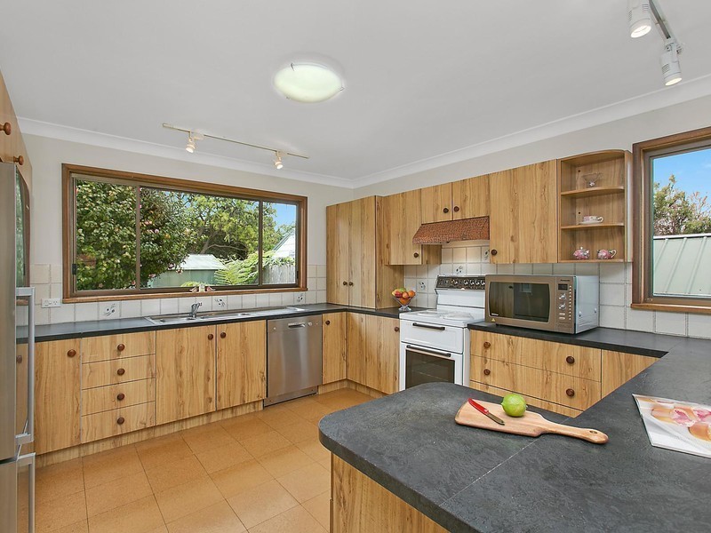2 Burling Avenue, Mount Ousley NSW 2519