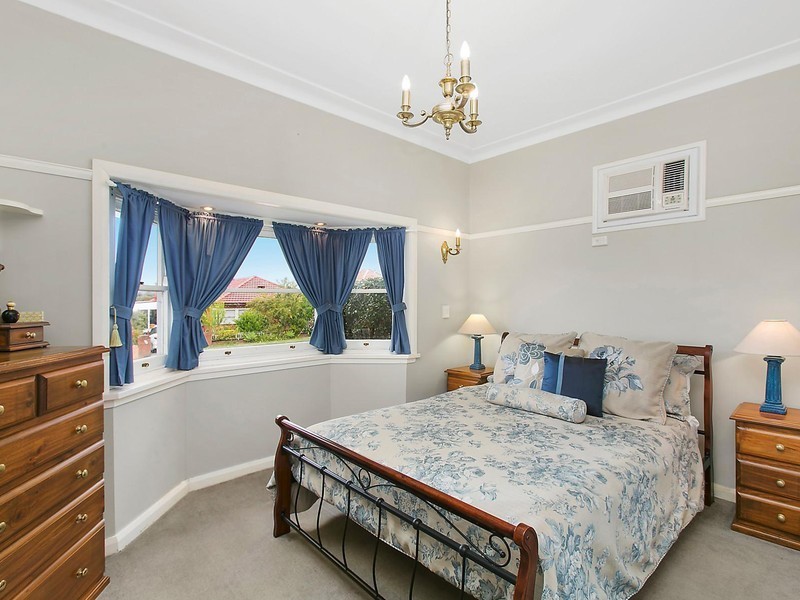 2 Burling Avenue, Mount Ousley NSW 2519