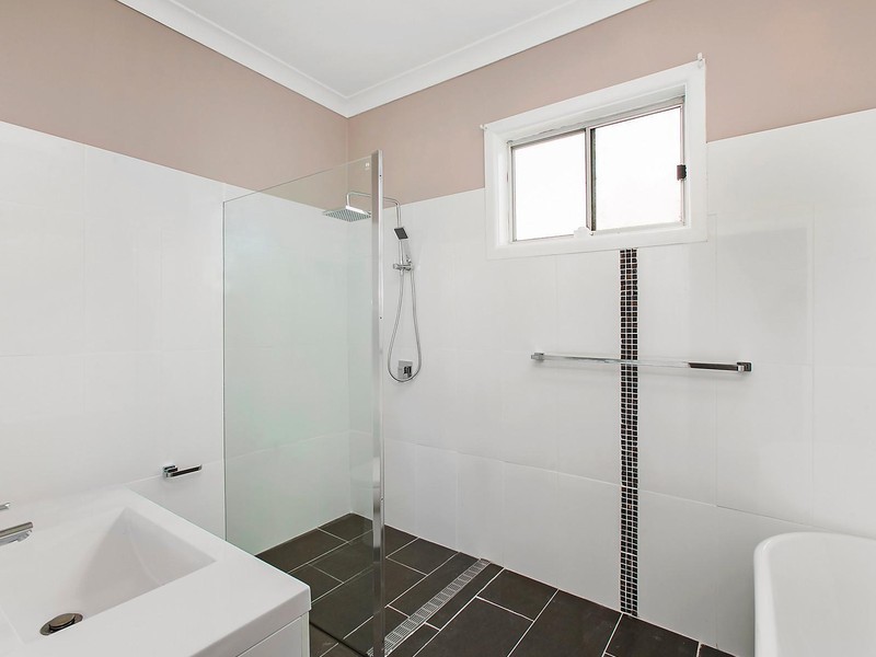 8 Overhill Road, Primbee NSW 2502
