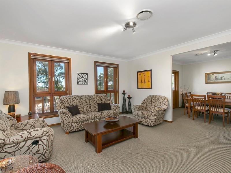 6 Woodbury Place, Mount Keira NSW 2500