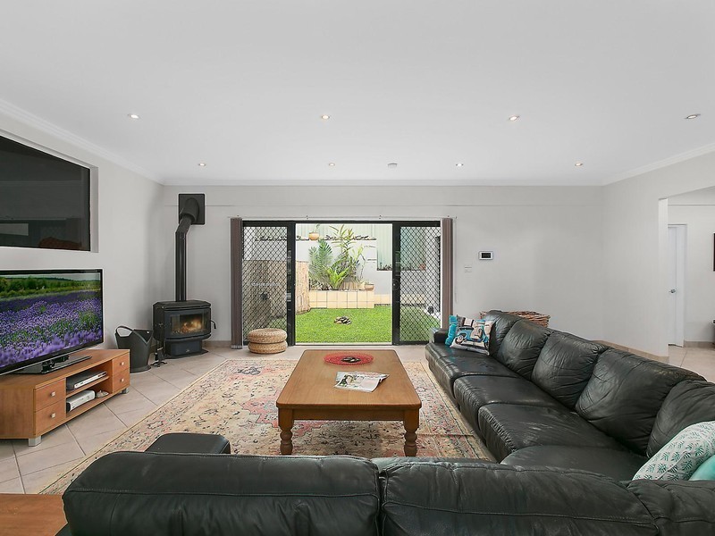 106 Booreea Boulevarde, Cordeaux Heights NSW 2526