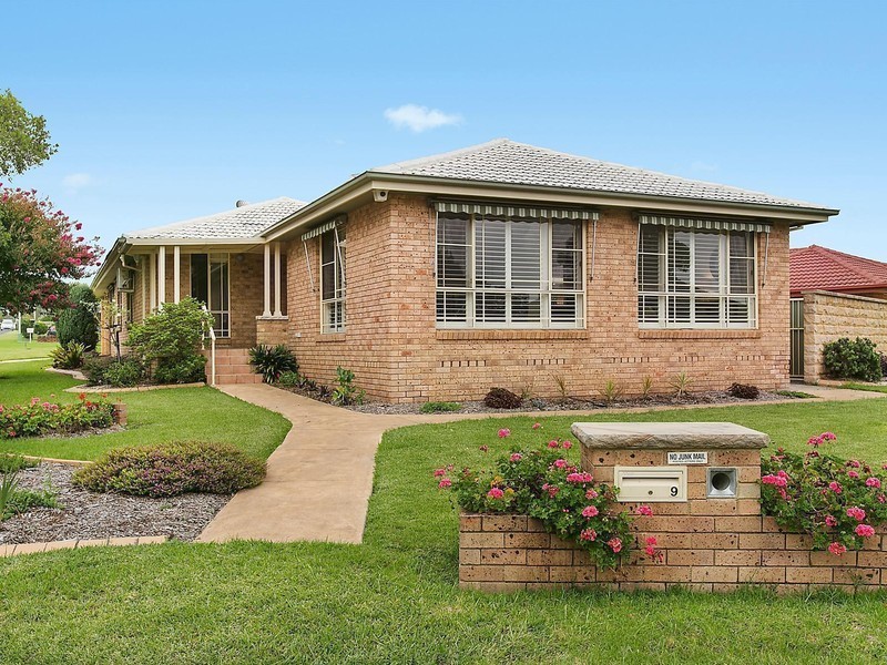 9 Parkdale Avenue, Horsley NSW 2530