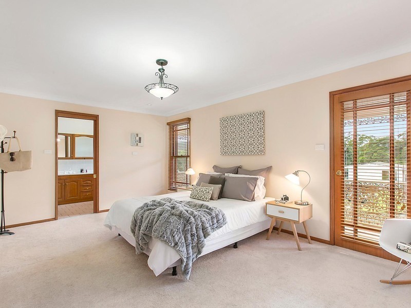 2A Bradley Avenue, Mount Kembla NSW 2526