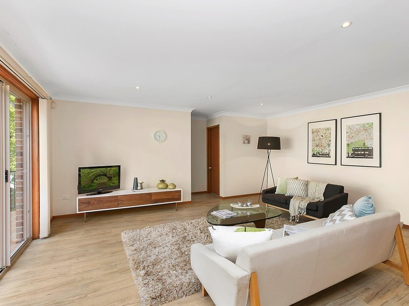 2A Bradley Avenue, Mount Kembla NSW 2526