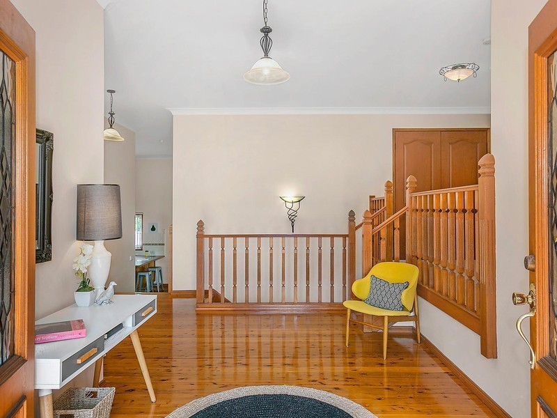 2A Bradley Avenue, Mount Kembla NSW 2526