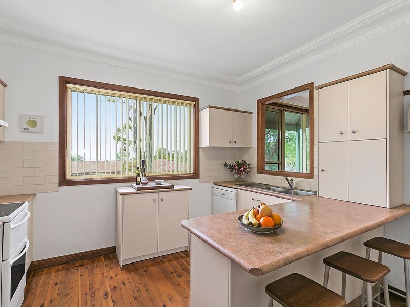282 Farmborough Road, Farmborough Heights NSW 2526