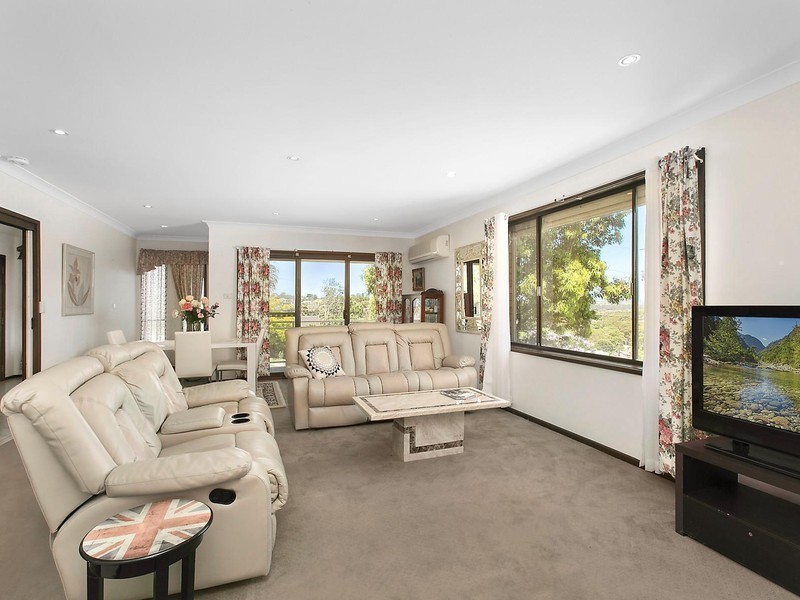 180 Jacaranda Avenue, Figtree NSW 2525