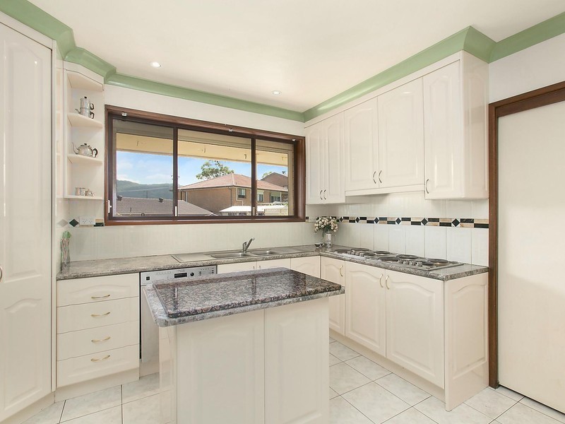 180 Jacaranda Avenue, Figtree NSW 2525