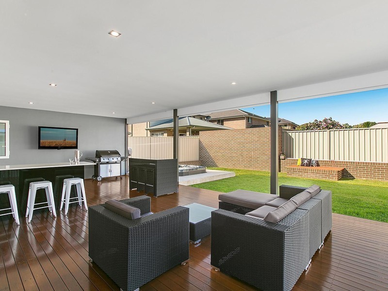 6 Outrigger Place, Shell Cove NSW 2529