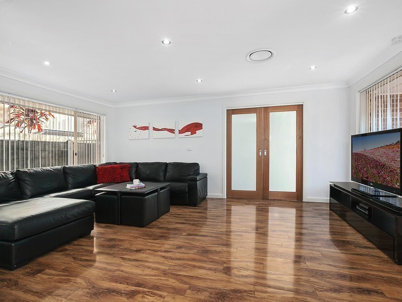 2/37 Wonson Avenue, Coniston NSW 2500