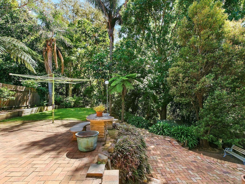 9 Araluen Avenue, Mount Kembla NSW 2526