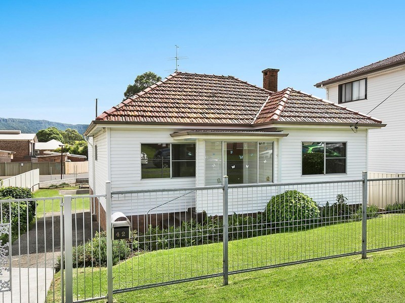 42 Hopetoun Street, Woonona NSW 2517