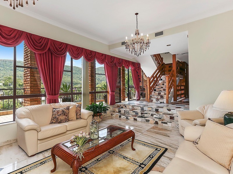 14 Peace Crescent, Balgownie NSW 2519