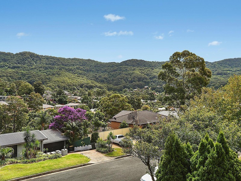 14 Peace Crescent, Balgownie NSW 2519