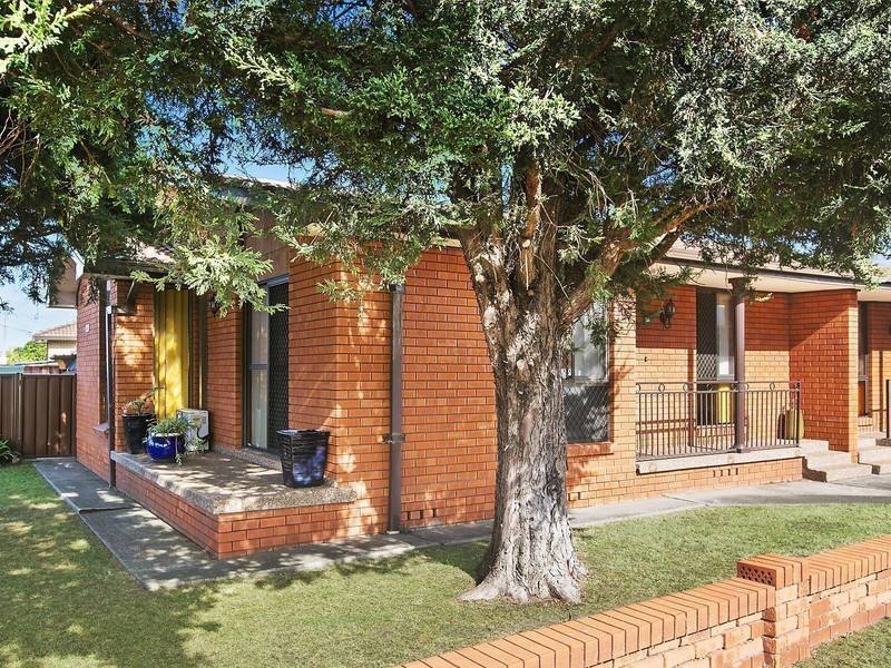 1/14 Shellharbour Road, Lake Illawarra NSW 2528