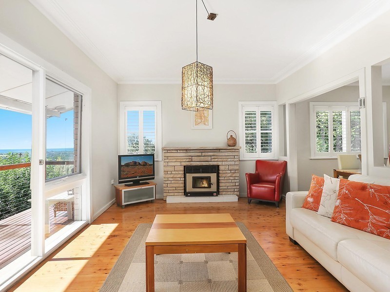 18 Araluen Avenue, Mount Kembla NSW 2526