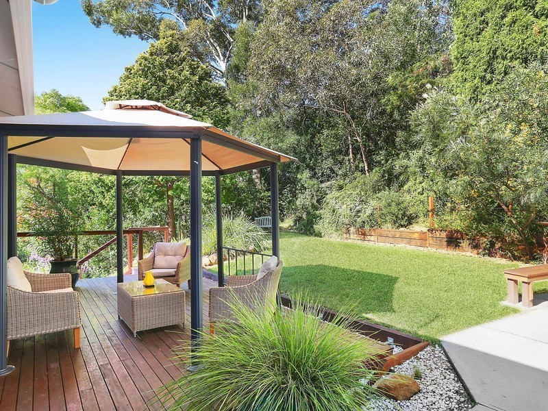 18 Araluen Avenue, Mount Kembla NSW 2526