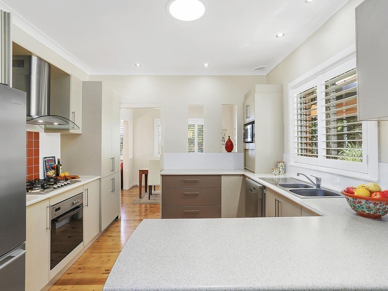 18 Araluen Avenue, Mount Kembla NSW 2526