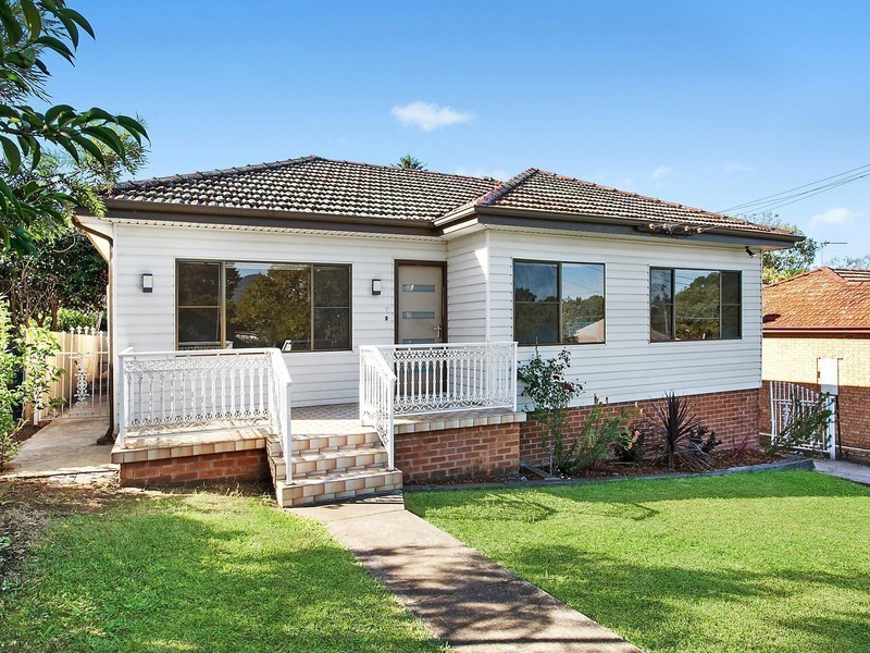 13 Hickman Street, Mount Saint Thomas NSW 2500