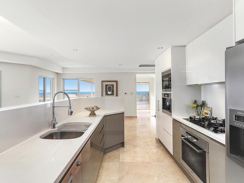 8/2 Surf Road, Shellharbour NSW 2529