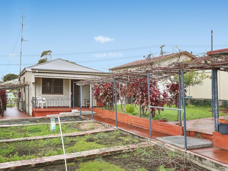 41 Third Avenue, Port Kembla NSW 2505