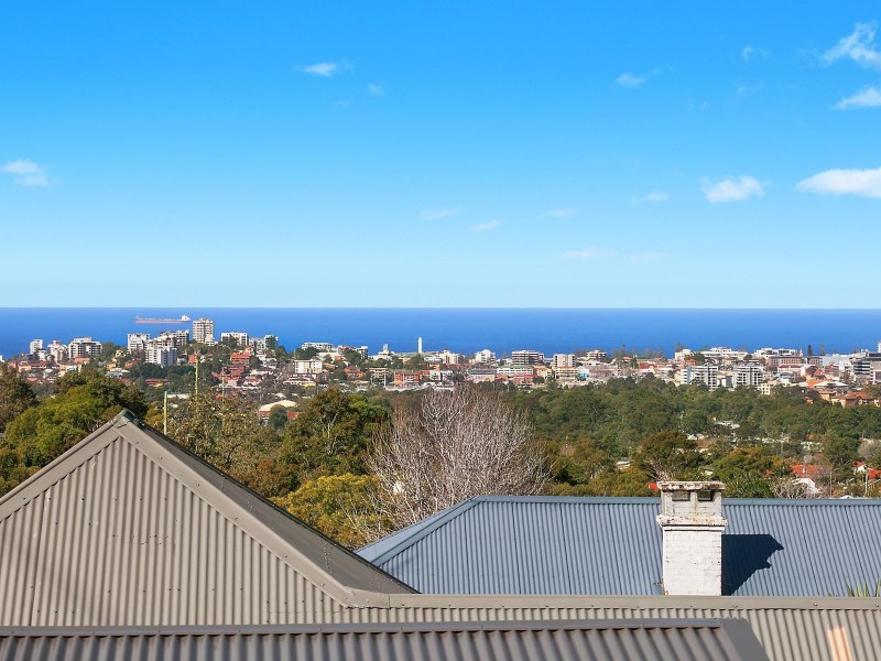 212 Mount Keira Road, Mount Keira NSW 2500