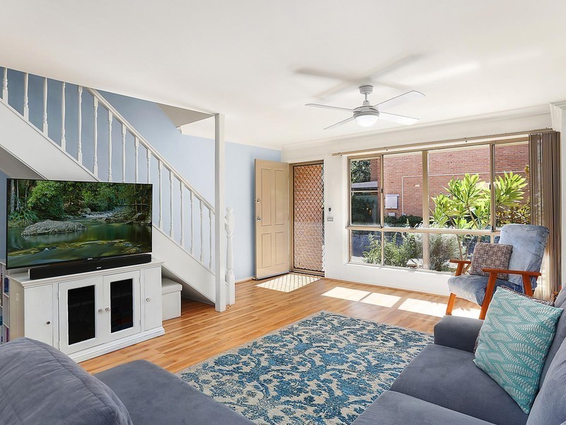 2/406 Princes Highway, Corrimal NSW 2518