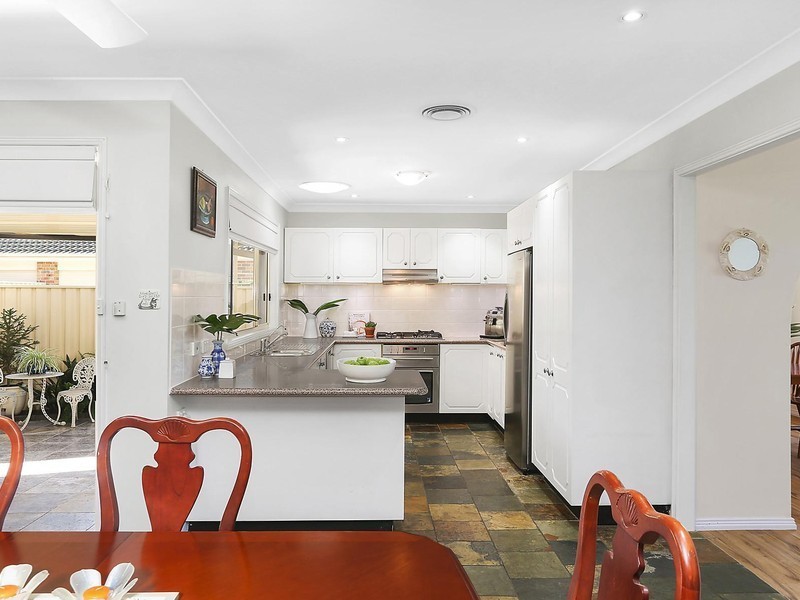 16 Amanda Place, Horsley NSW 2530