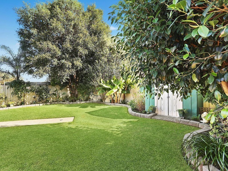 16 Amanda Place, Horsley NSW 2530