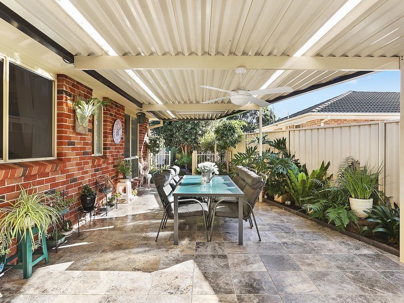 16 Amanda Place, Horsley NSW 2530