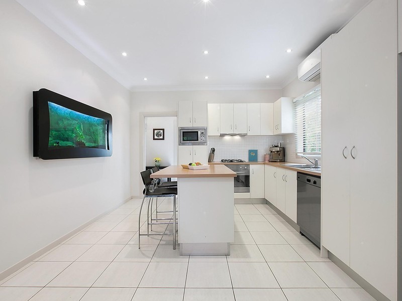 5 Mount Street, Mount Saint Thomas NSW 2500