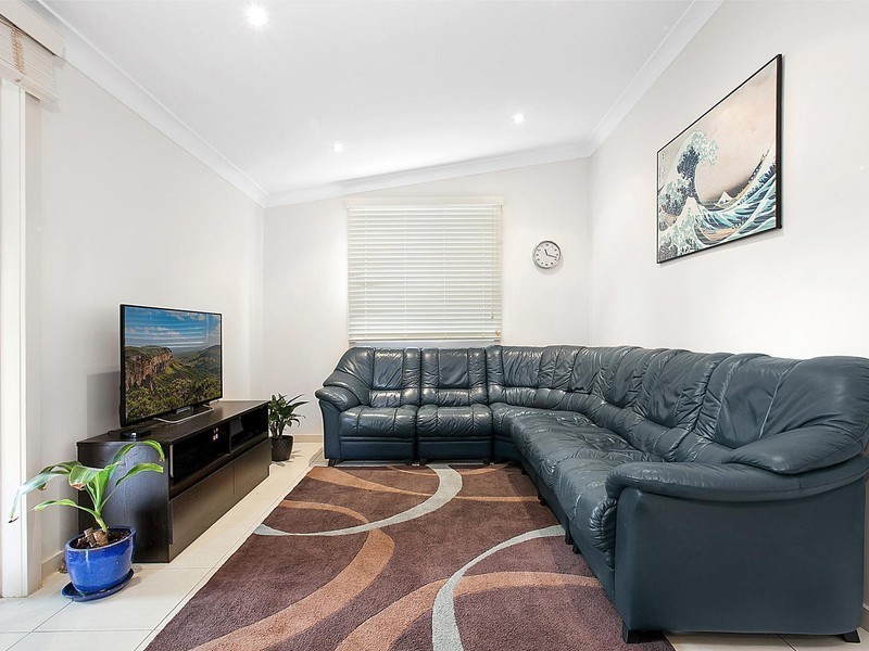 5 Mount Street, Mount Saint Thomas NSW 2500