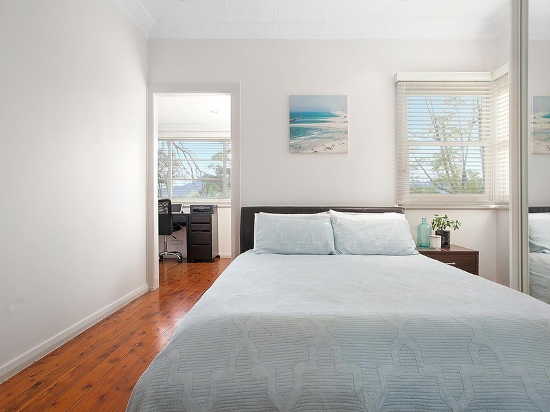 5 Mount Street, Mount Saint Thomas NSW 2500