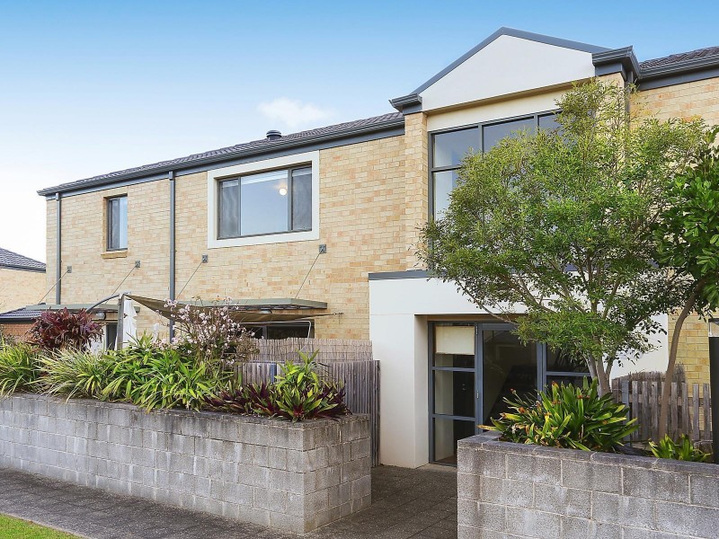 18/2 Forestview Way, Woonona NSW 2517