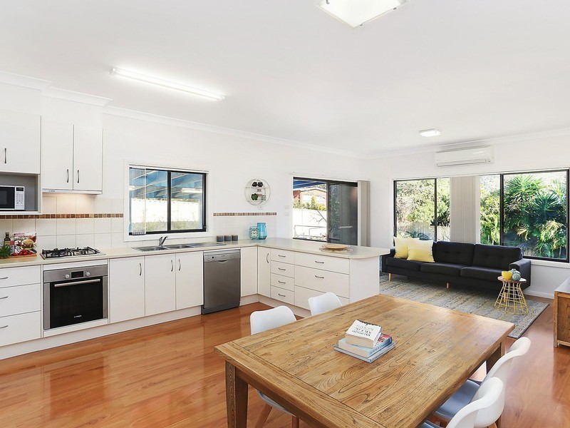 54 Bassett Street, Fairy Meadow NSW 2519