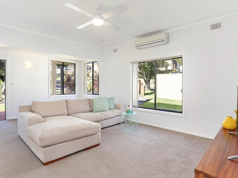 54 Bassett Street, Fairy Meadow NSW 2519