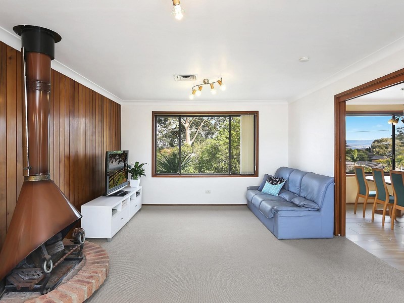 8 Carlon Crescent, Farmborough Heights NSW 2526