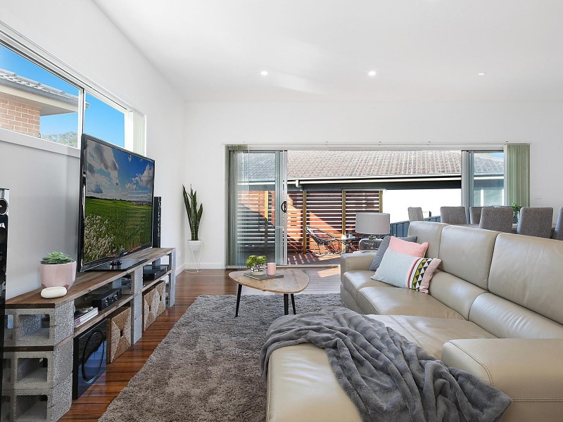 2B Lantarra Place, Figtree NSW 2525