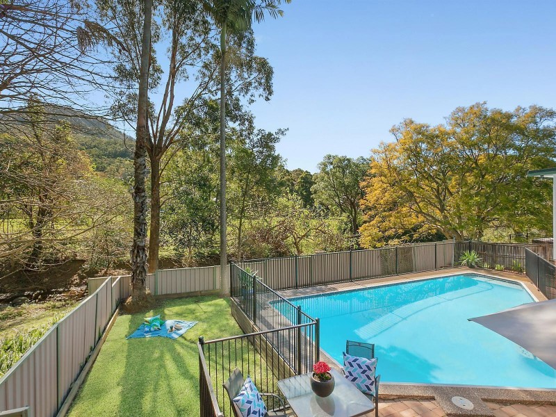 32 Valley Drive, Figtree NSW 2525