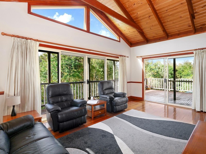 15 Sugarwood Close, Farmborough Heights NSW 2526