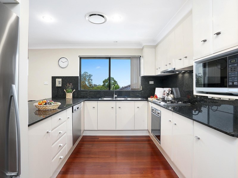 27 Tamarind Drive, Cordeaux Heights NSW 2526