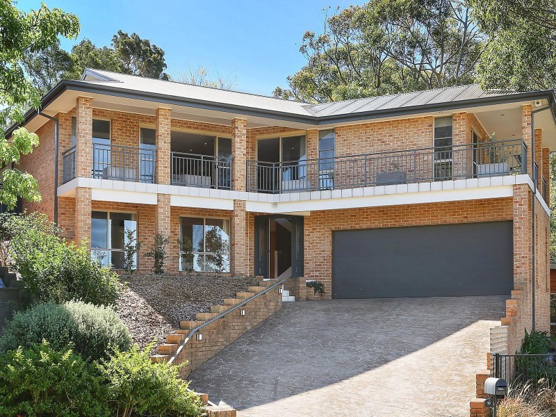 10 Woodlands Place, Figtree NSW 2525
