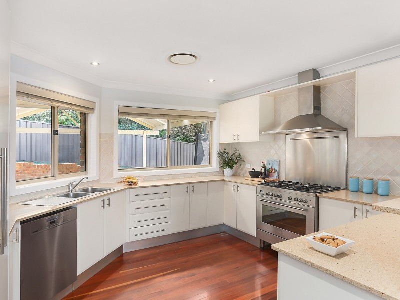 10 Woodlands Place, Figtree NSW 2525