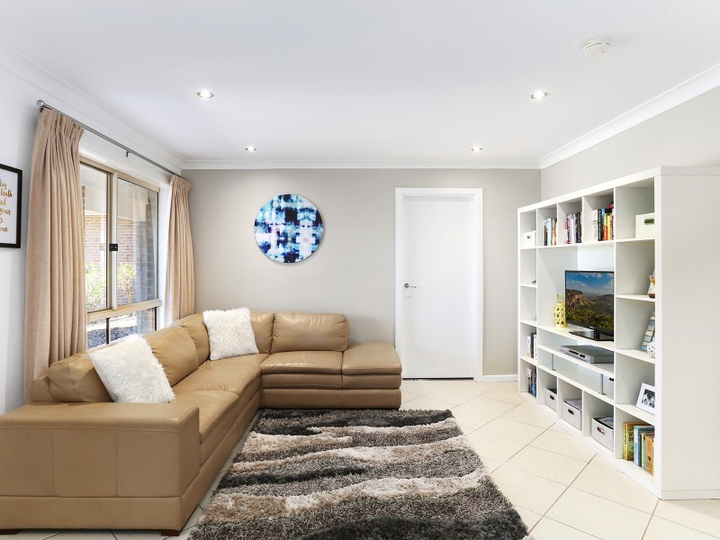 10 Woodlands Place, Figtree NSW 2525