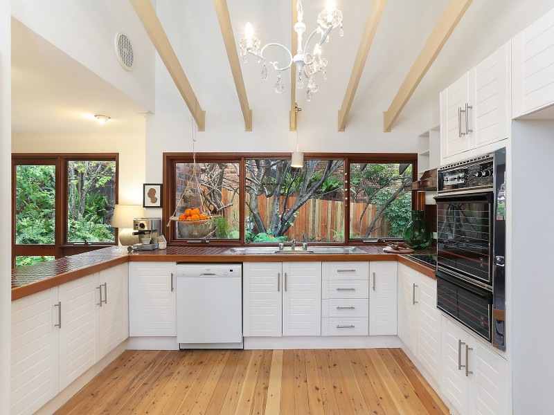 14 The Parkway, Balgownie NSW 2519