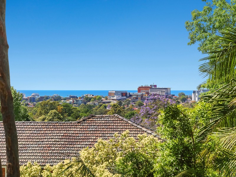 18 Medway Drive, Mount Keira NSW 2500