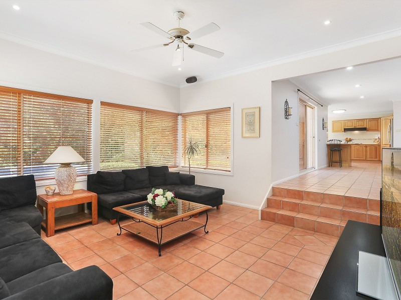 35 Darragh Drive, Figtree NSW 2525