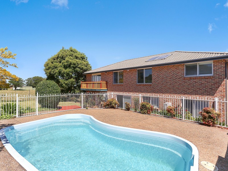 17 Coorung Close, Cordeaux Heights NSW 2526